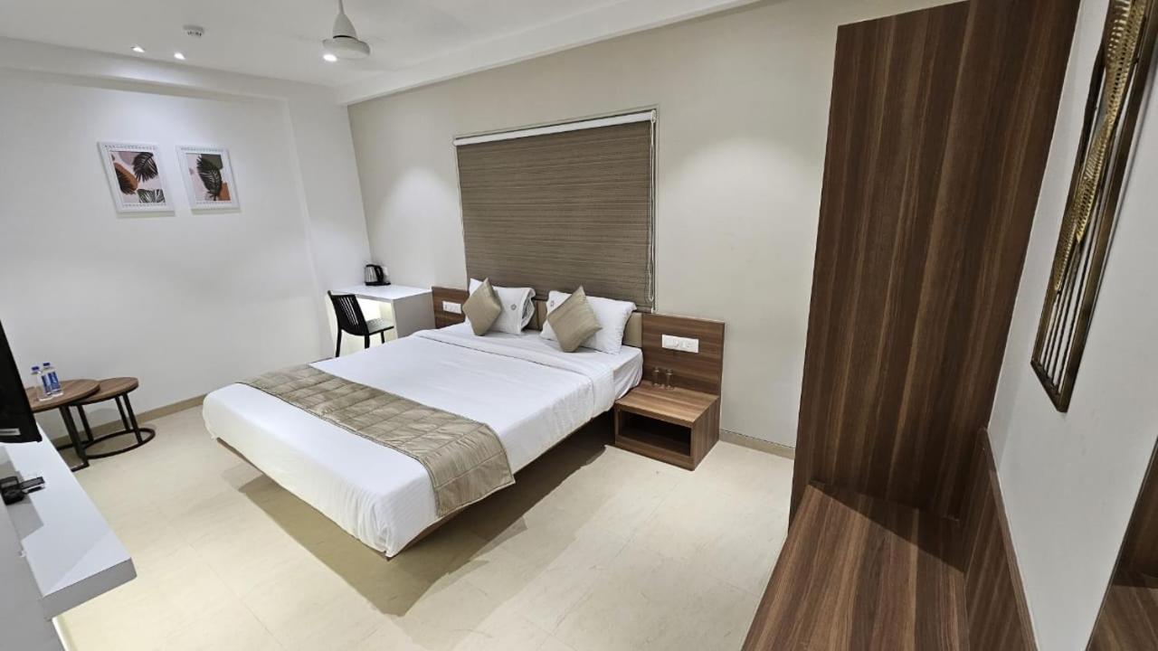 Hotel Veesons Executive Solapur Exterior photo