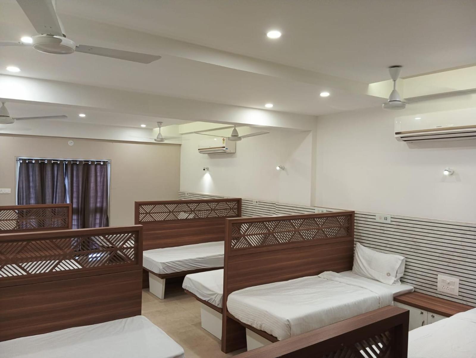Hotel Veesons Executive Solapur Exterior photo