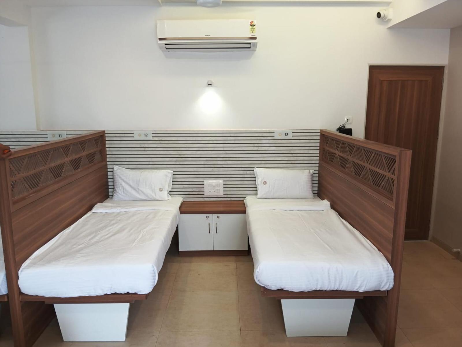 Hotel Veesons Executive Solapur Exterior photo