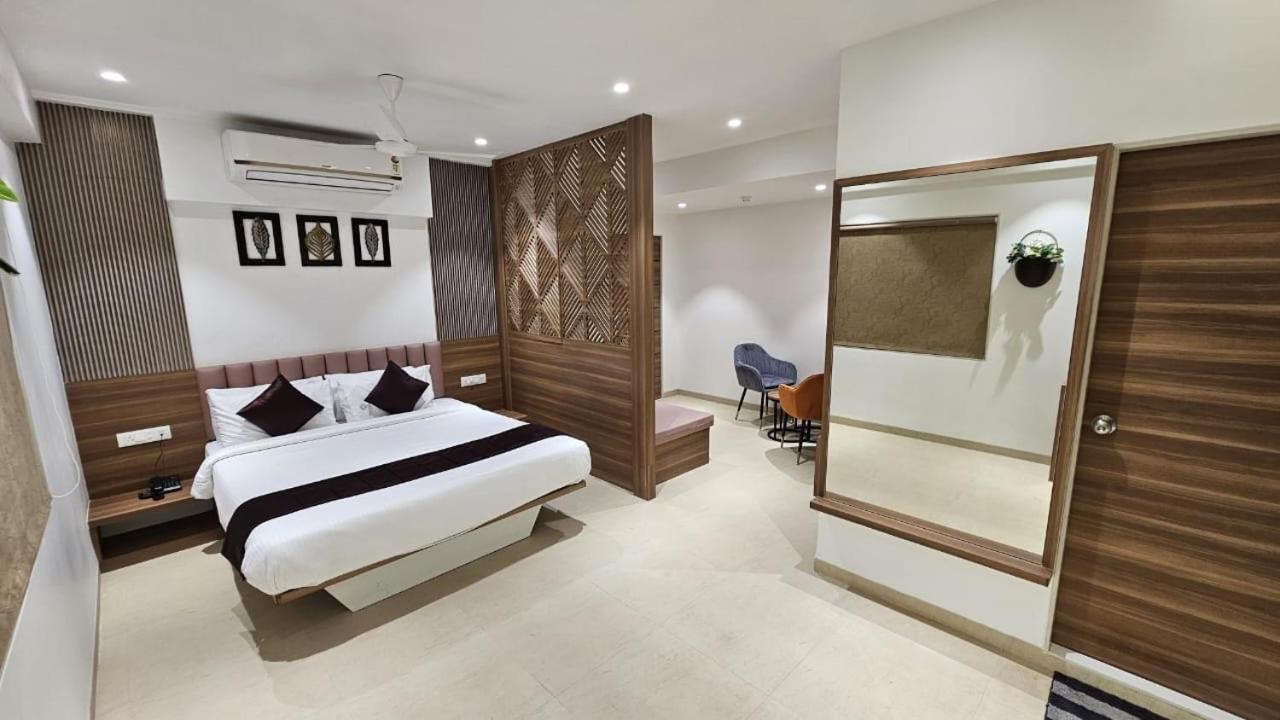 Hotel Veesons Executive Solapur Exterior photo